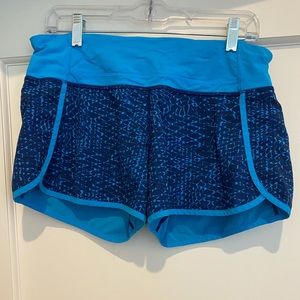 Lululemon Tracker short 4”